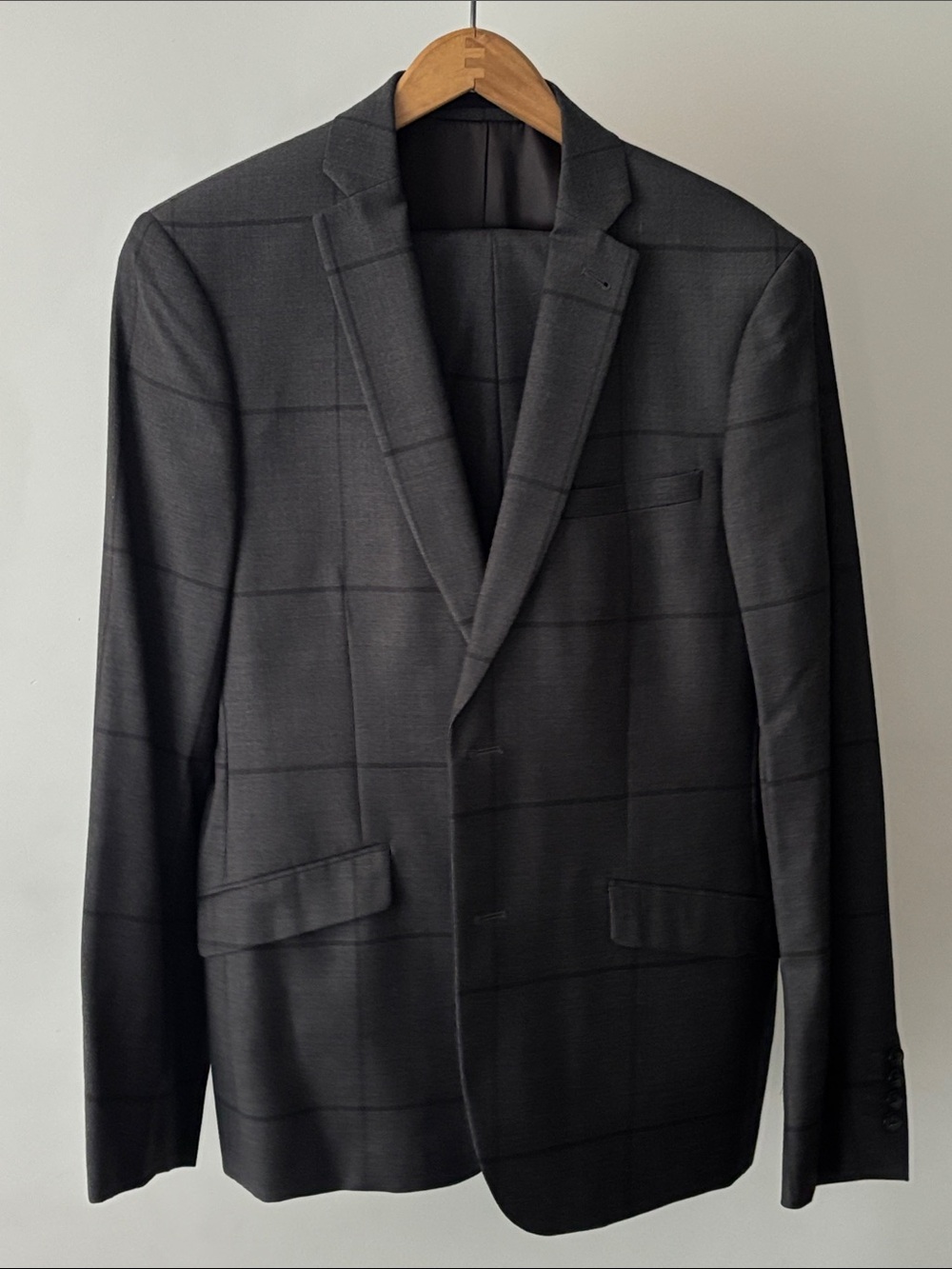 Simons 100% Wool Charcoal Windowpane Suit 38R / 31R